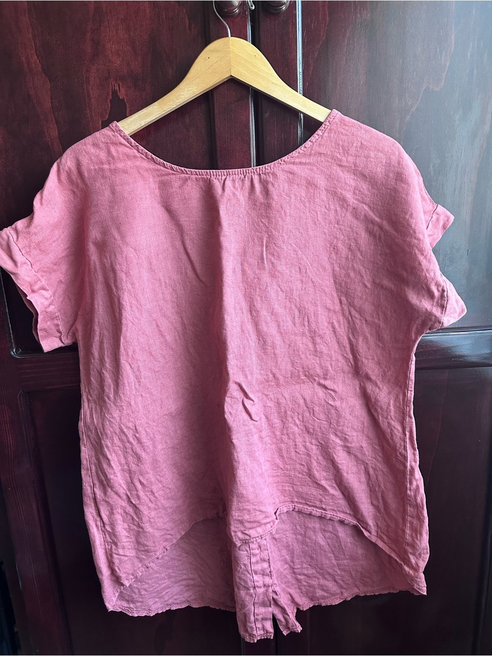 Relaxed Short-Sleeve Minimalist Linen Top in Dusty Pink Coastal